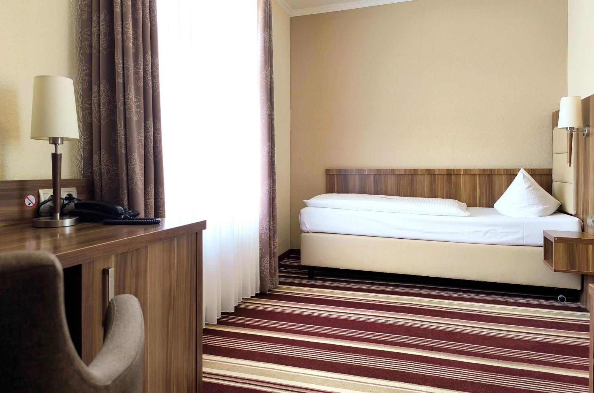 Hotel Burgas شتاسفورت المظهر الخارجي الصورة